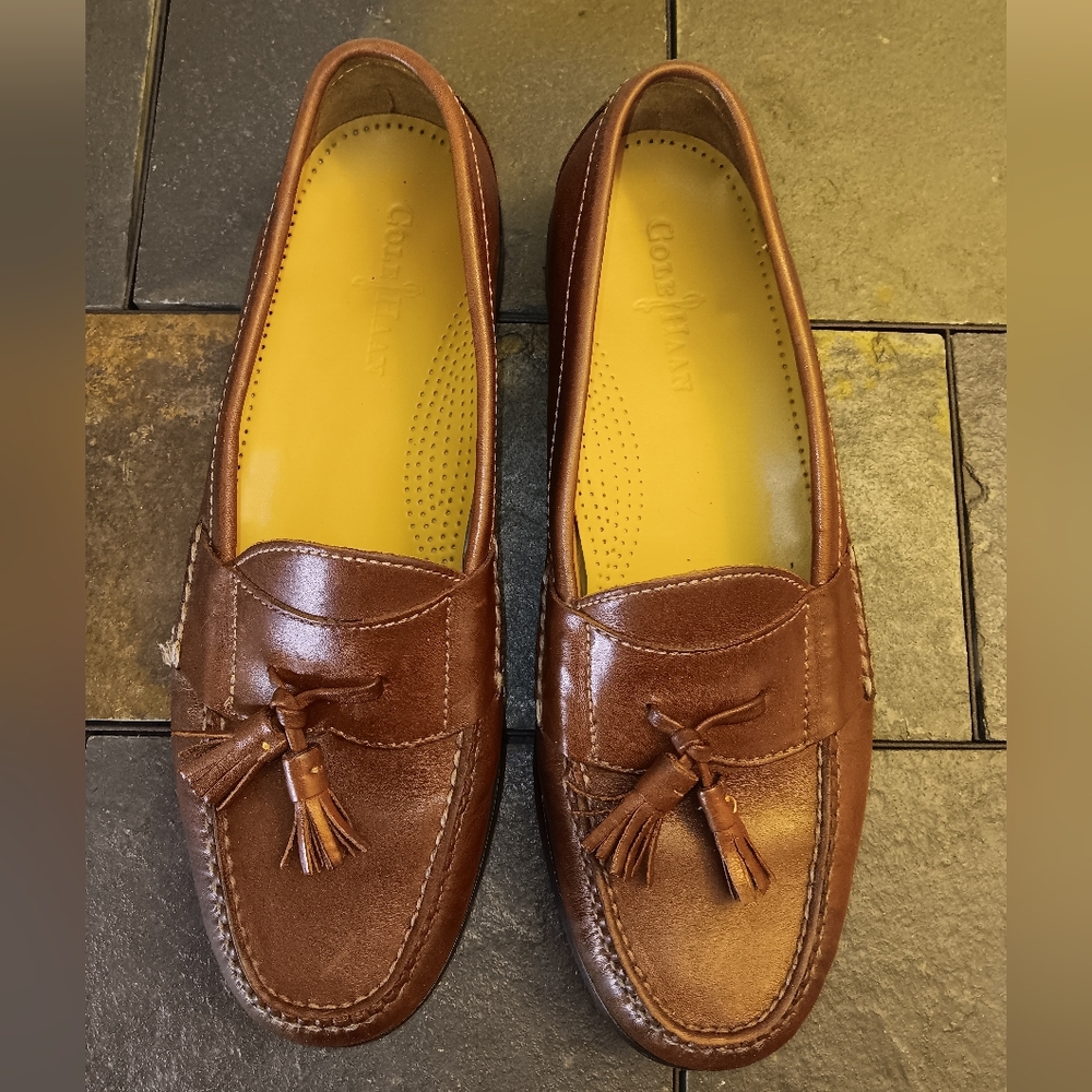 Cole Haan Nike Air Mens Sz 11 Brown Loafer Slip-on with pinch tassel Leather.